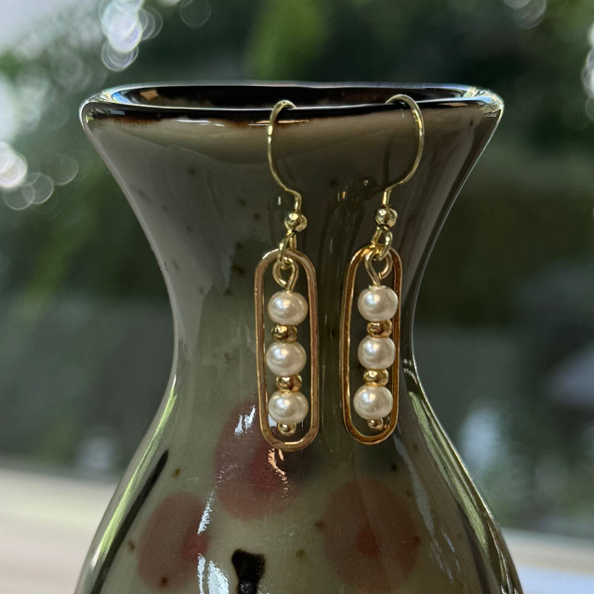 Fancy Pearls Earrings - Gold Plated