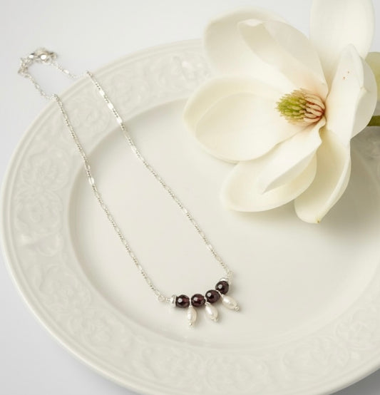 925 Sterling Silver Necklace w/Freshwater Pearls and Garnet Gemstone